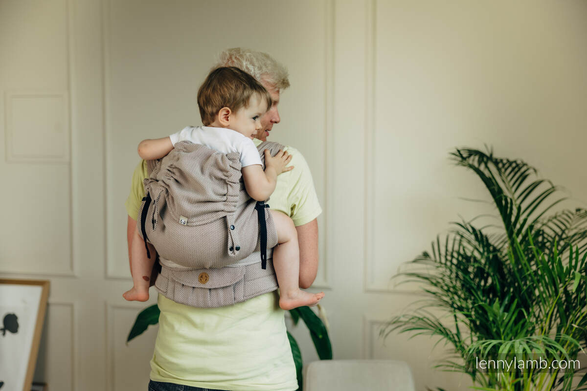 Lenny Lamb - LennyHybrid Half Buckle Carrier ALMOND