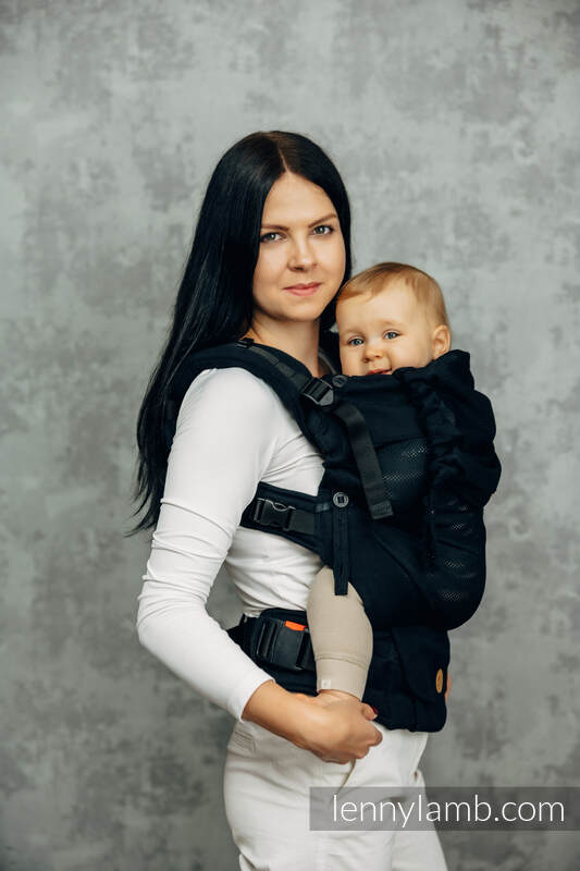 Lenny Lamb - My First Baby Carrier - LennyUpGrade with Mesh LITTLE HERRINGBONE EBONY BLACK